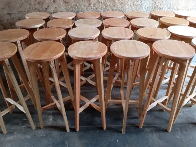 banquetas de madeira