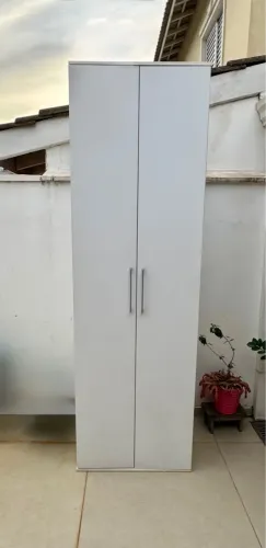 Guarda-Roupa Branco 2 Portas ( Altura: 2,30 m, Largura: 71 cm, Profundidade: 61 cm)
