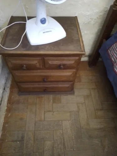 Penteadeira de madeira