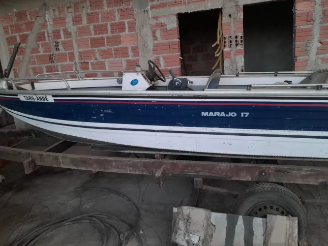 Lancha Levefort Único Dono com Carreta