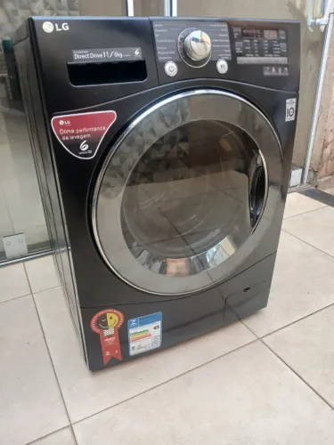 Lava e seca LG 11kg (preta)