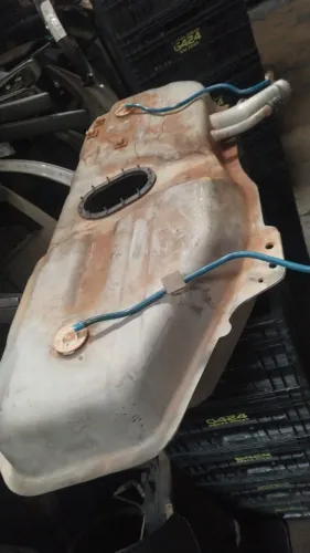 Tanque de combustivel Palio com amassado original (preço a vista)