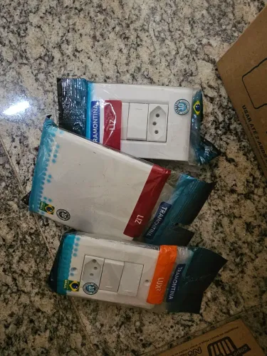 Tomadas e interruptores