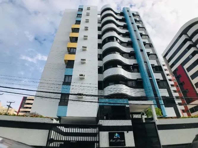 BAIXOU! Apartamento 3 suítes + Gabinete + 4 Vagas na Ponta Verde, Maceió.