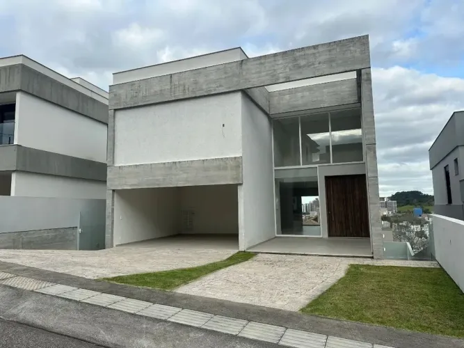 Casa 3 suítes, piscina com borda na Pedra Branca, Palhoça/SC