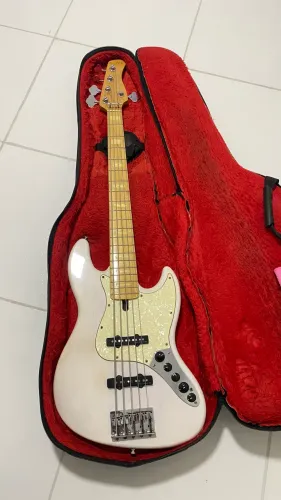 Contrabaixo sire v7 branco