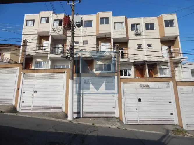 Sobrado à Venda na Vila Granada SP: 3 Suítes, 175m², R$900 mil