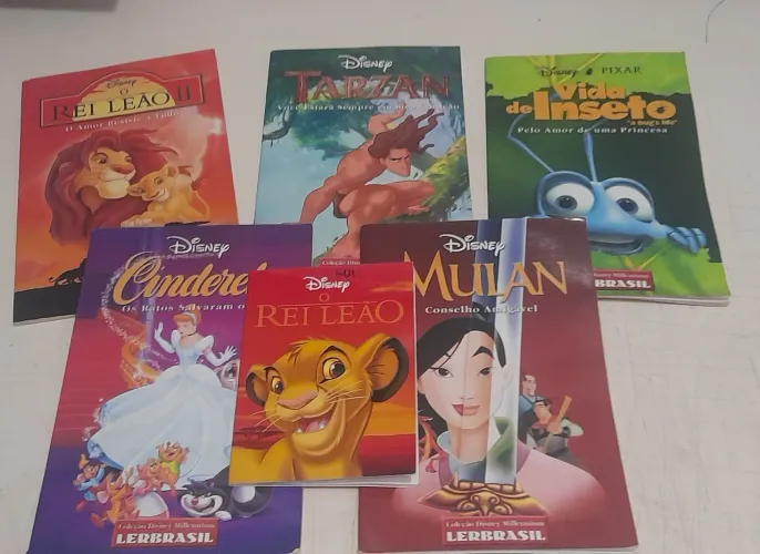 Lote 6 livros infantis histórias da Disney