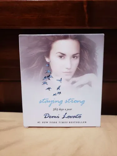 Demi Lovato - Audiobook Staying Strong