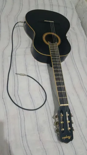 Violão elétrico, regulado por um profissional para ser adequado aos iniciantes! 5.5.6