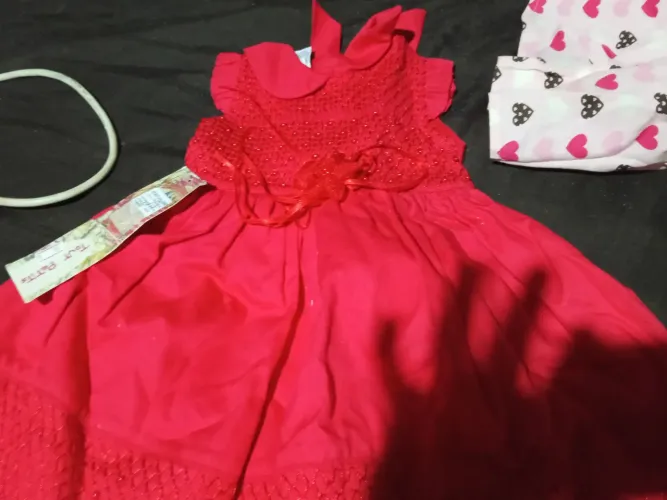 Vendo vestidos de bebê 1 aninho250 reais os 3 vestido