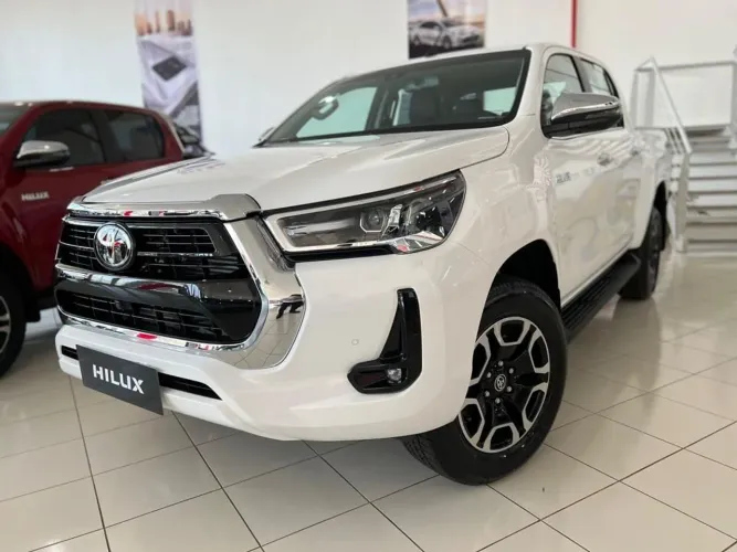 Toyota Hilux CD SRX 4X4 2.8 TDI 16V Diesel Aut. 2025