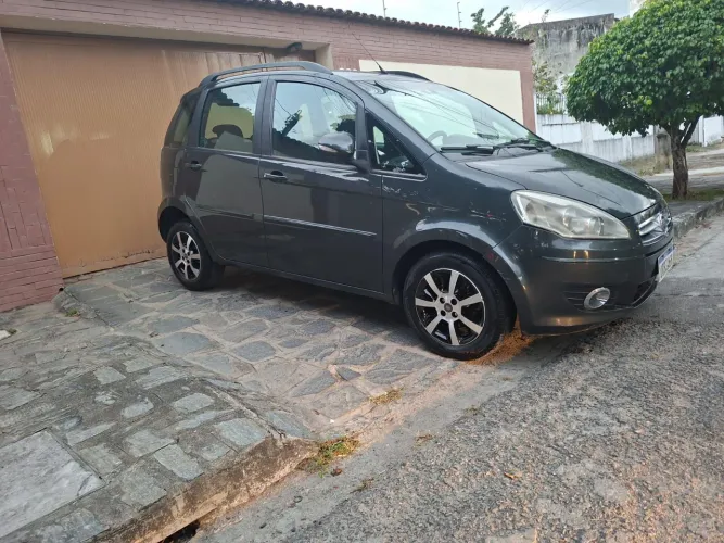 Fiat Idea Attractive 1.4 Fire Flex 8V 5P 2014