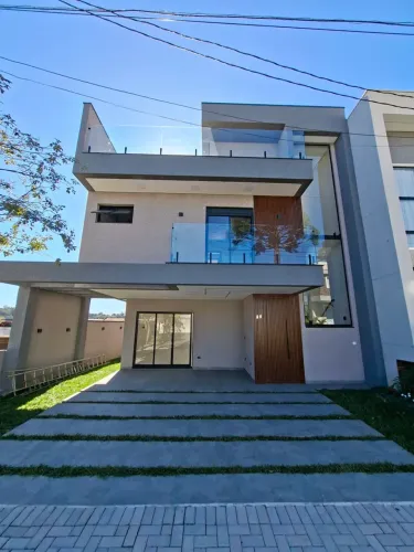 Sobrado para venda possui 210 metros quadrados com 3 quartos em Umbará - Curitiba - PR