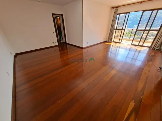 Apartamento à Venda em Várzea, Teresópolis - RJ