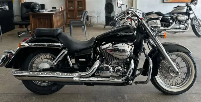 Shadow 750