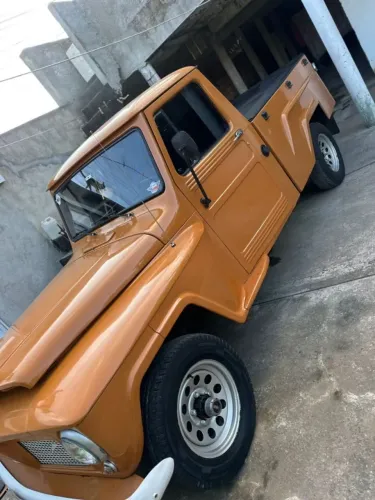 Ford F-75 4X4 2.3 1979