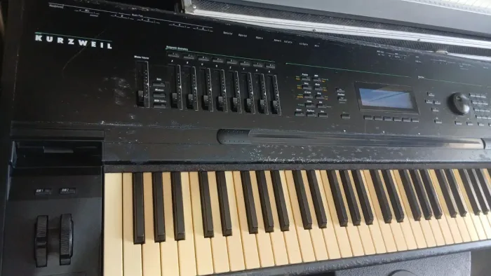 Teclado kurweil k2500 usado 