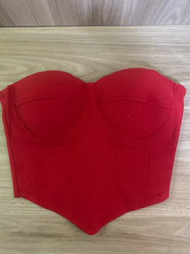 corselet vermelho