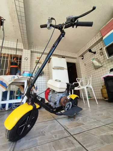 Walk Machine equipada com motor Honda
