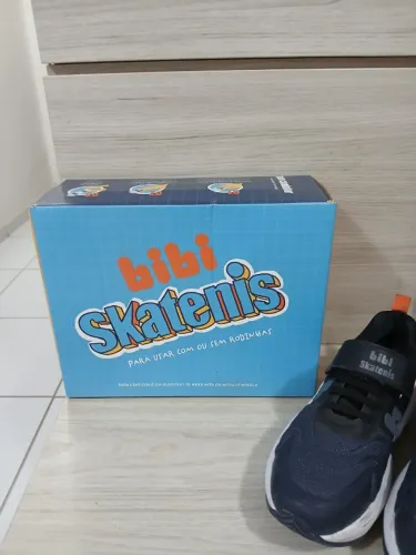 Vendo Tenis com rodinhas (Skatenis)