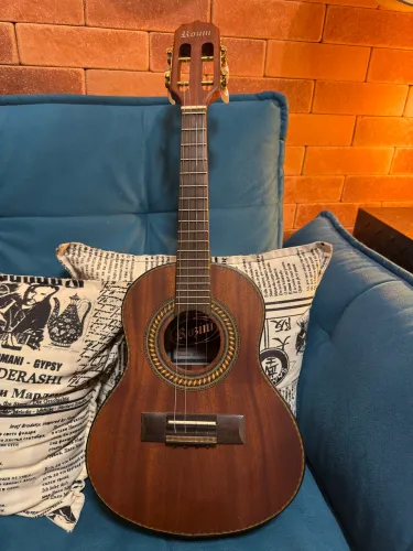 Cavaquinho Rozini com Captação Fishman Isys