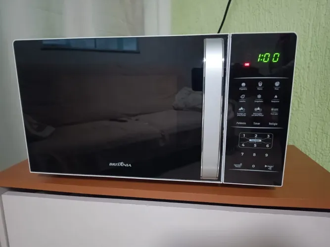 Microondas Britânia 23 litros