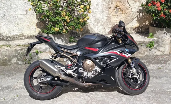 BMW S1000 RR 2022 80 mil para sair 