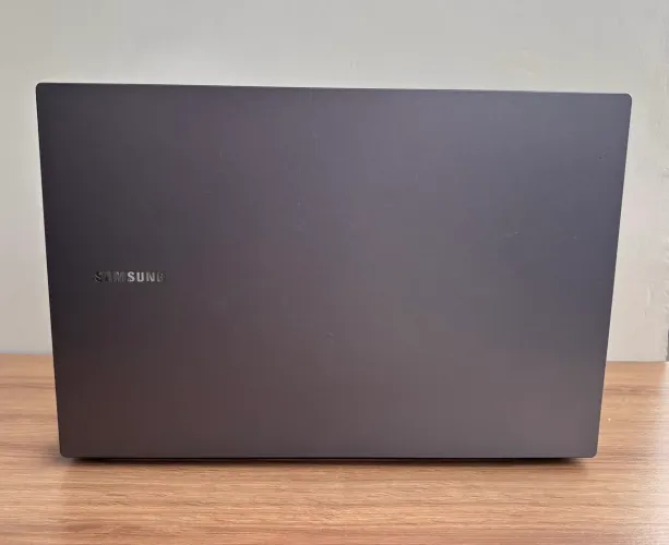 Notebook Samsung Book NP550XDA (Intel, 4GB, 256GB SSD) - Único Dono, Valor Negociável