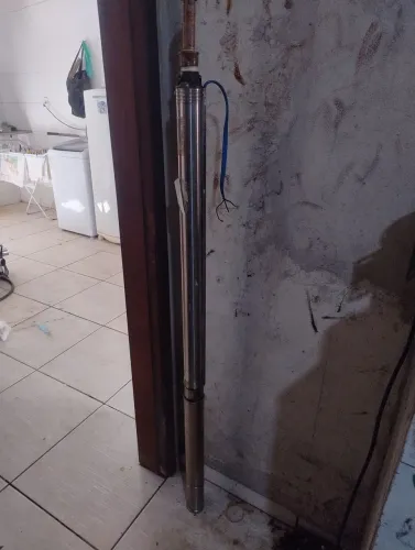 Bomba d'água de inox tipo palito.