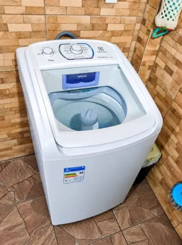 VENDO MÁQUINA DE LAVAR ROUPA 11 KILOS ELETROLUX NOVÍSSIMA