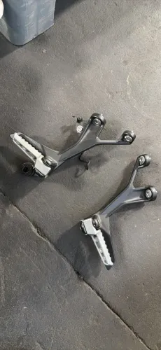 Pedaleiras traseiras ninja 400 originais