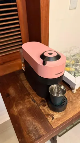 Cafeteira nespresso vertuo rosa