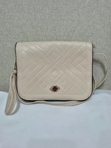 Bolsa Transversal Off White Matelassê Geométrica - Usada, Bom Estado