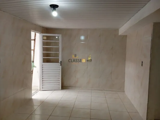 Casa Padrão Com 3 Quartos em Areias.