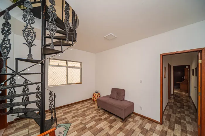 Cobertura no Cascatinha, com 3 quartos e vaga para venda
