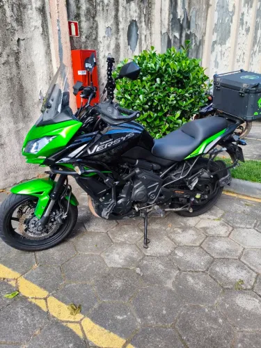 Vendo minha Versys 650.