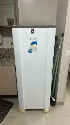 Geladeira e Ar condicionado
