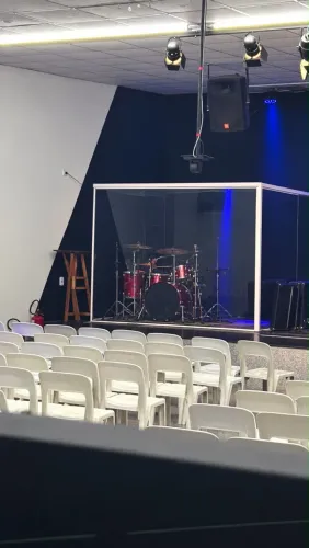 BOX DE VIDRO + FERRAGENS (AQUÁRIO DE BATERIA)