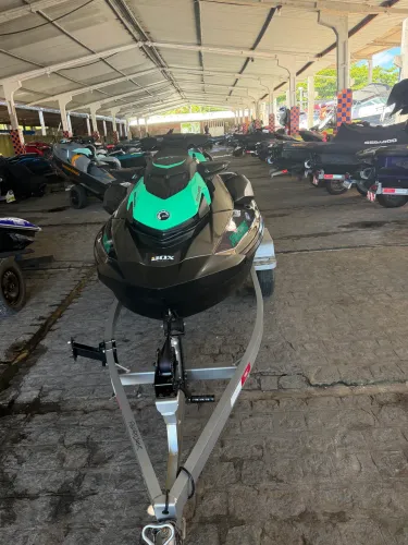 Jet ski