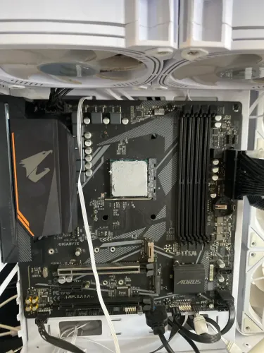 Placa mãe aorus b550