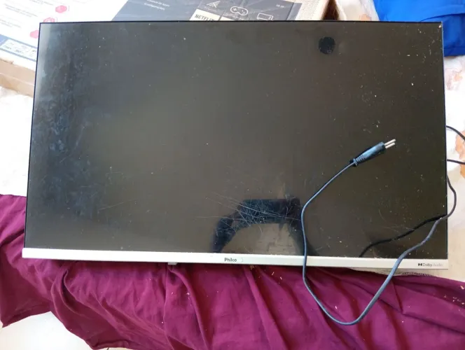 Tv Philco Android( retirada de peça)