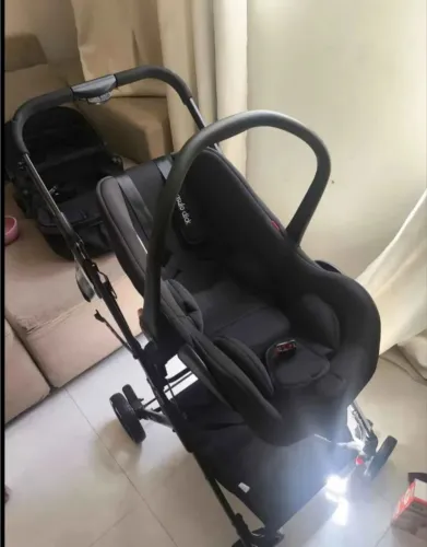 Carrinho Moisés + Bebê conforto