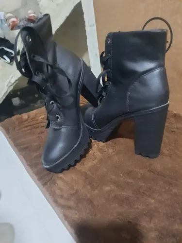 Bota linda número 36