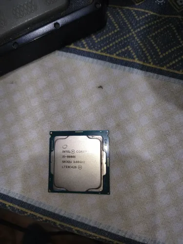 I5 8600k e volante Logitech