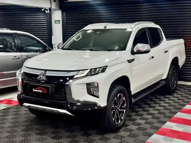 Mitsubishi TRITON HPE-S 2.4 CD 4X4 TB Diesel Aut. 2023