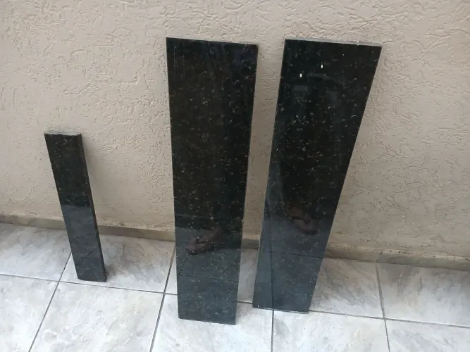 Vendo 2 pedras verde Ubatuba, já polida os 4 lados, tamanho 95x20