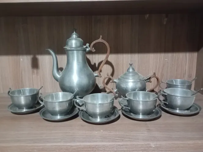 Conjunto Antigo Chá e Café Estanho Amearte MG - 14 Peças Vintage