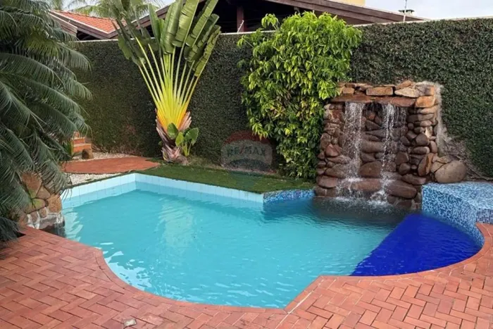 Casa térrea com piscina e campo de futebol em terreno 1209m² no Jardim Elite  Mogi Mirim/S
