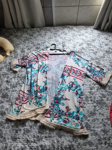 Kimono meia manga com franjas